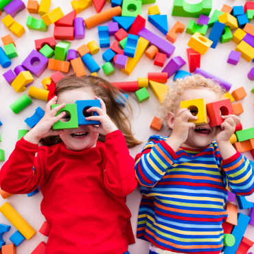 3 nápady na domáce montessori hračky, ktoré zaručene zabavia vaše deti