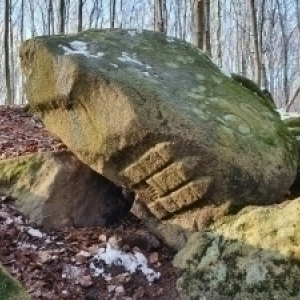 Písaný kameň zo Záhorskej Bystrice
