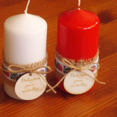 Folklorne sviečky s medailónom s poďakovaním pre učiteľky aj iný text