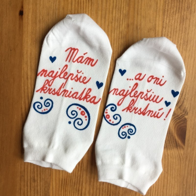 Maľované svetlé ponožky s nápisom a obrázkom na želanie