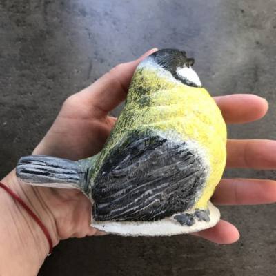 Betónový vtáčik - sýkorka bielolíca