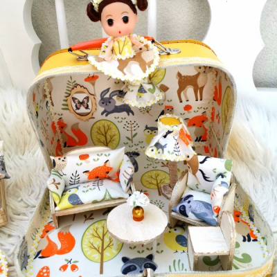Kufrík ňuňu s motívom lesa a zvieratiek, s bábikou a nábytkom 