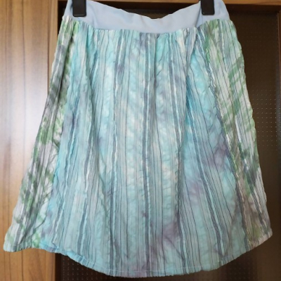 Batikovaná sukňa v modro-zelenkavých tónoch