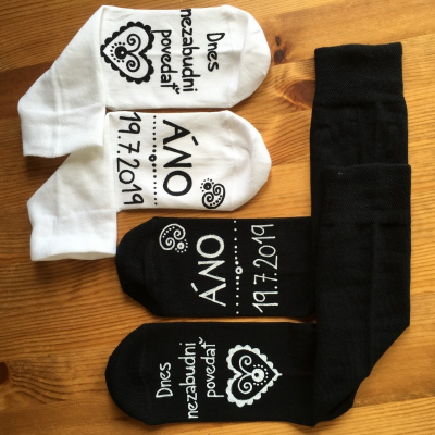 Maľované ponožky pre snúbencov / ženích + nevestu