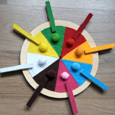 Drevený kruh na učenie farieb a jemnej motoriky