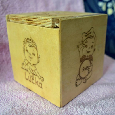 Pamätná krabička ku narodeninám dievčatka