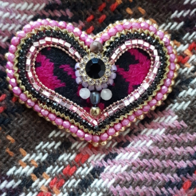 Srdcomilka pink-brošňa v tvare srdca