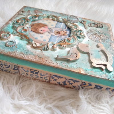 Drevená truhlička-kniha pre chlapčeka