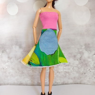 Dvojfarebné naťahovacie šaty pre Barbie