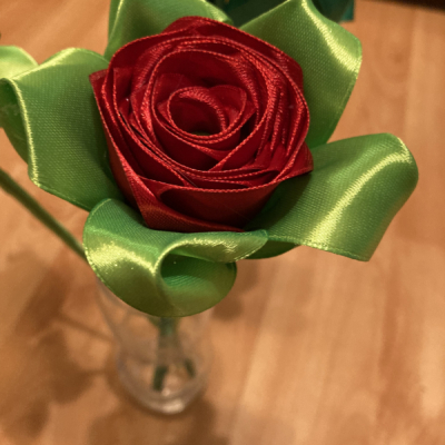 Ruže zo stuhy