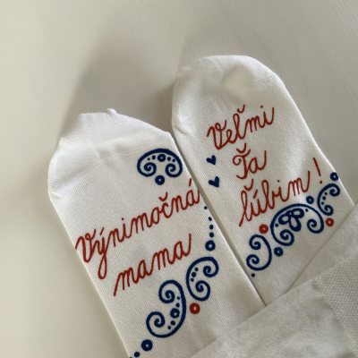 Maľované ponožky pre výnimočnú  mamu, ktorú ľúbite (folk)