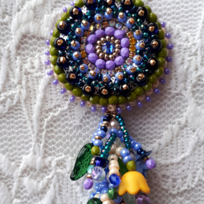 Vesna- vyšívaný perlový náhrdelník