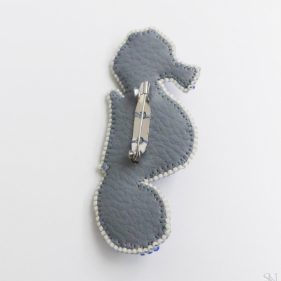 Handmade šitá korálková brošňa morský koník