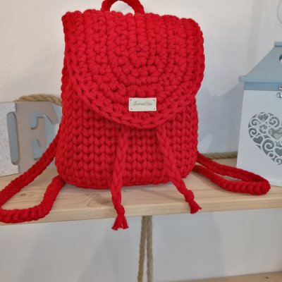 Červený batoh