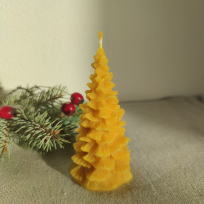 Vianočný stromček zo včelieho vosku