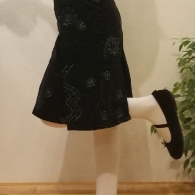 Darček pre dievča - sukňa dievčenská čierna menčestrová
