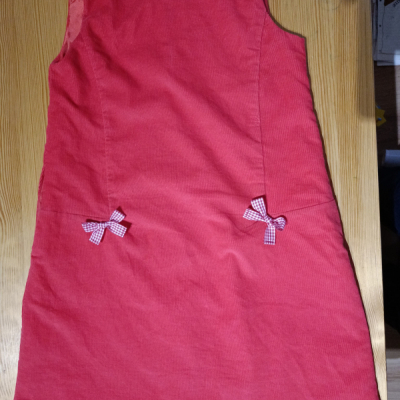 Vianočné dievčenské šaty červené s kockovanou stužkou