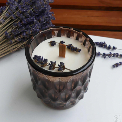 Sójová sviečka v skle - vôňa levanduľa s dreveným knôtom