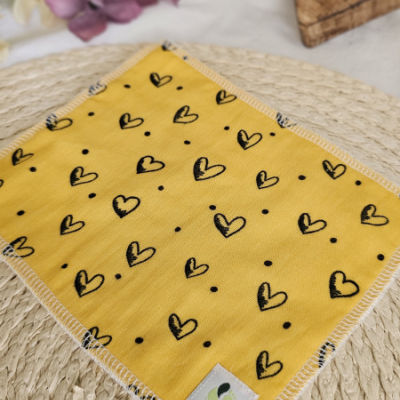 Kozmetický uteráčiky - srdcia na žltej