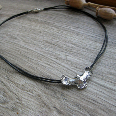 Pánsky kožený náhrdelník s orlom okolo kru, č. 3783