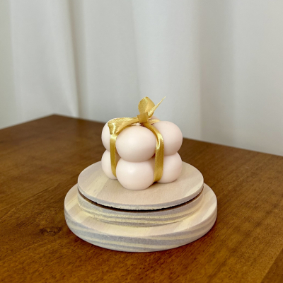 Svadobná sviečka - mini bubble zo sójového vosku a stuhou