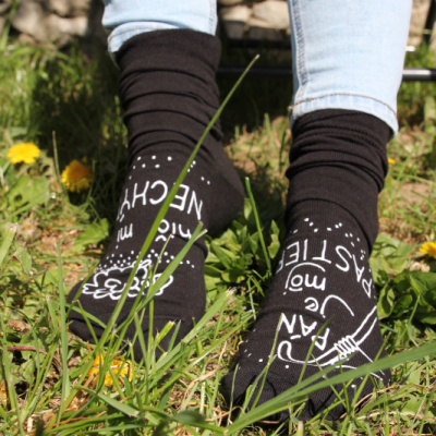 Maľované ponožky s nápisom “Pán je môj Pastier, nič mi nechýba”